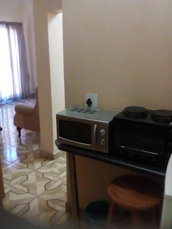 Pride Rock Accommodation 미델뷔르흐 외부 사진