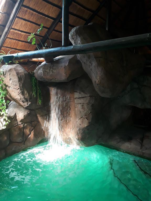 Pride Rock Accommodation 미델뷔르흐 외부 사진