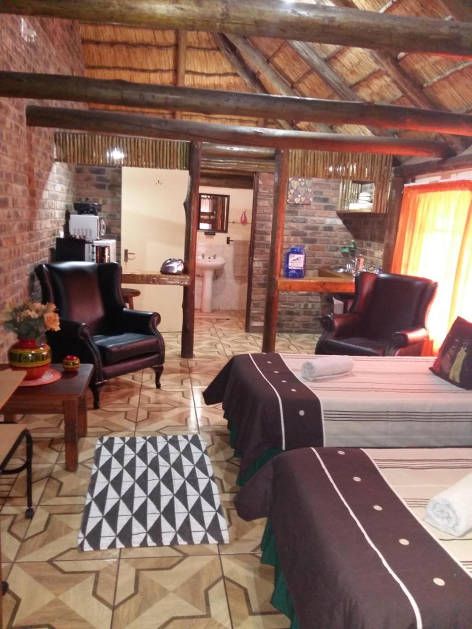 Pride Rock Accommodation 미델뷔르흐 외부 사진